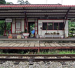 'The Train Station of Bang Saphan' by Asienreisender